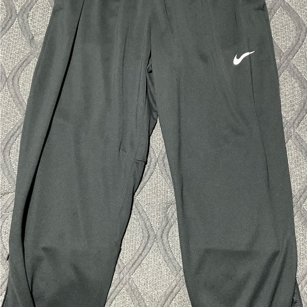 Nike Dri Fit Athletic pants middle back pocket   size small